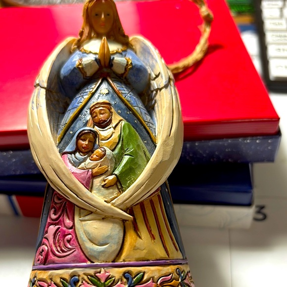 Jim Shore Hand-Painted Angel Nativity Scene Ornament  2011 - Picture 1 of 6